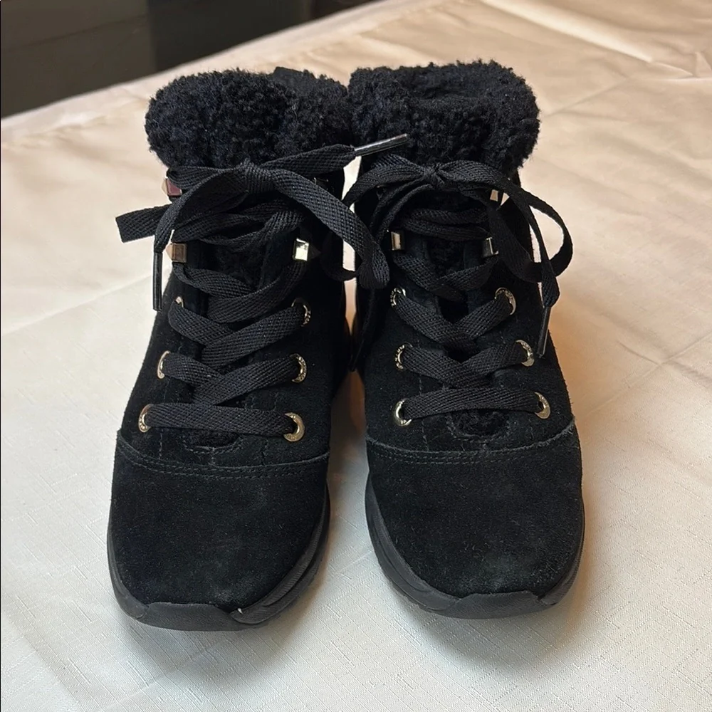 📪Taryn Rose Zahara Black suede Ankle Booties with Cozy Lining